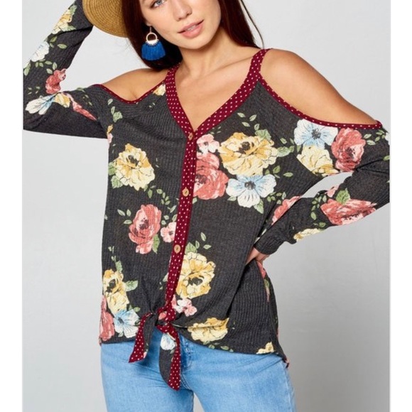 The Jessa Top- black floral cold shoulder - Picture 2 of 9